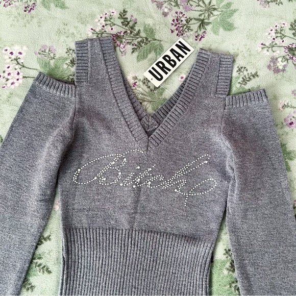 UO Bling Rhinestone Y2K Grey Cold Shoulder Knit Ribbed Sweater Top - Picture 2 of 7